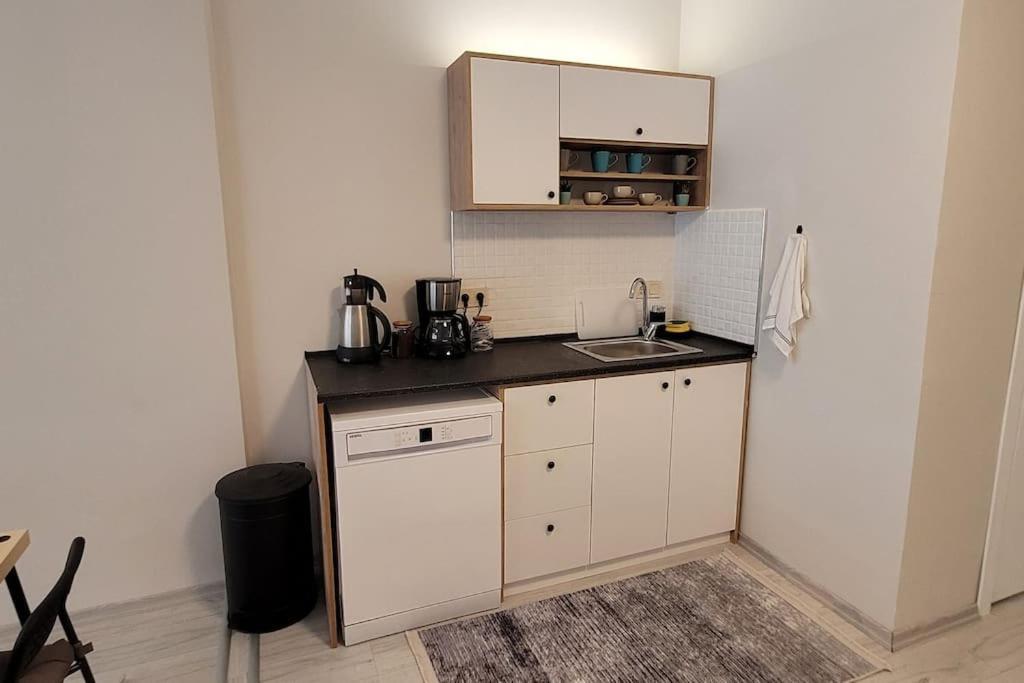 New Cosy Studio In The Heart Of Kadikoy Lägenhet Istanbul Exteriör bild